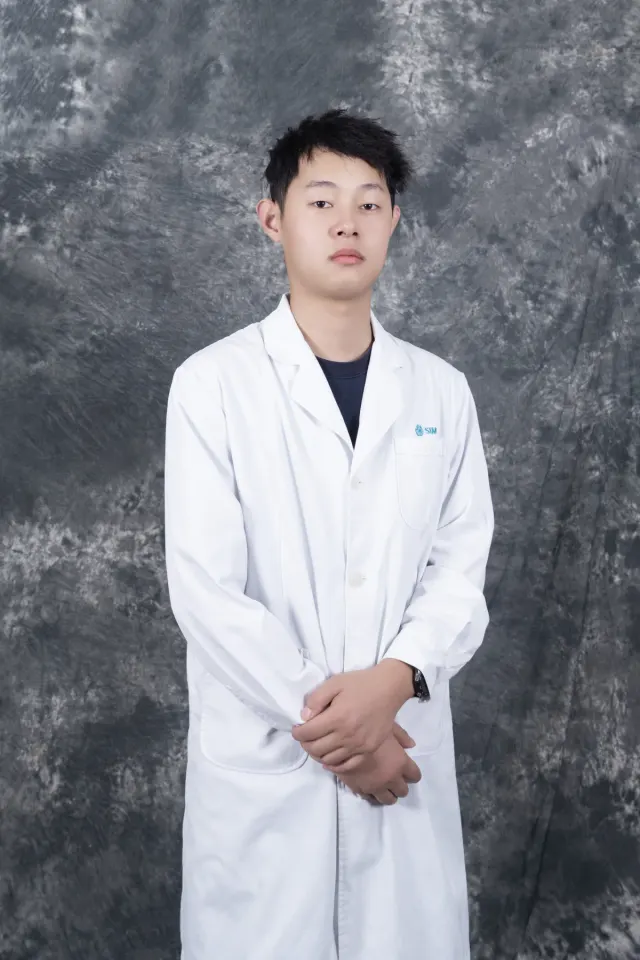 程仁杰医生照片 / Dr. Renjie Cheng portrait