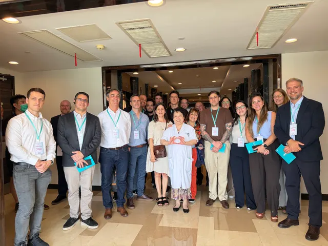 Argentina International Youth "Knowing China" Study Tour Visits SIMC Department of Surgery II