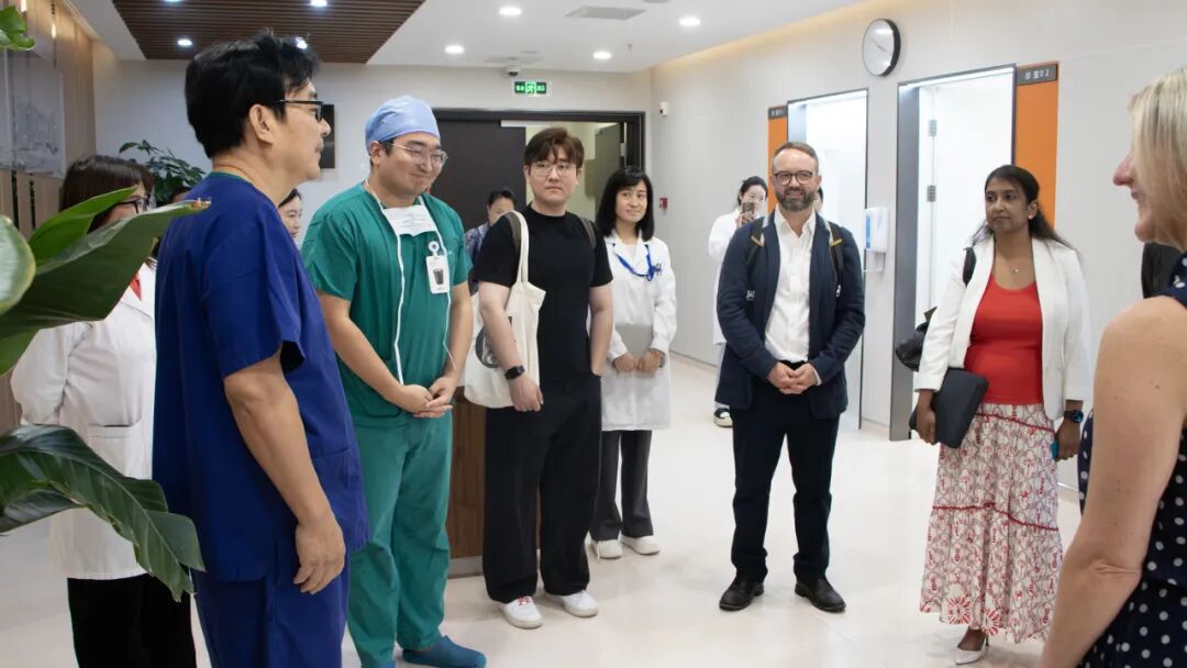 SIMC与英国Mount Vernon Cancer Centre合作交流横幅