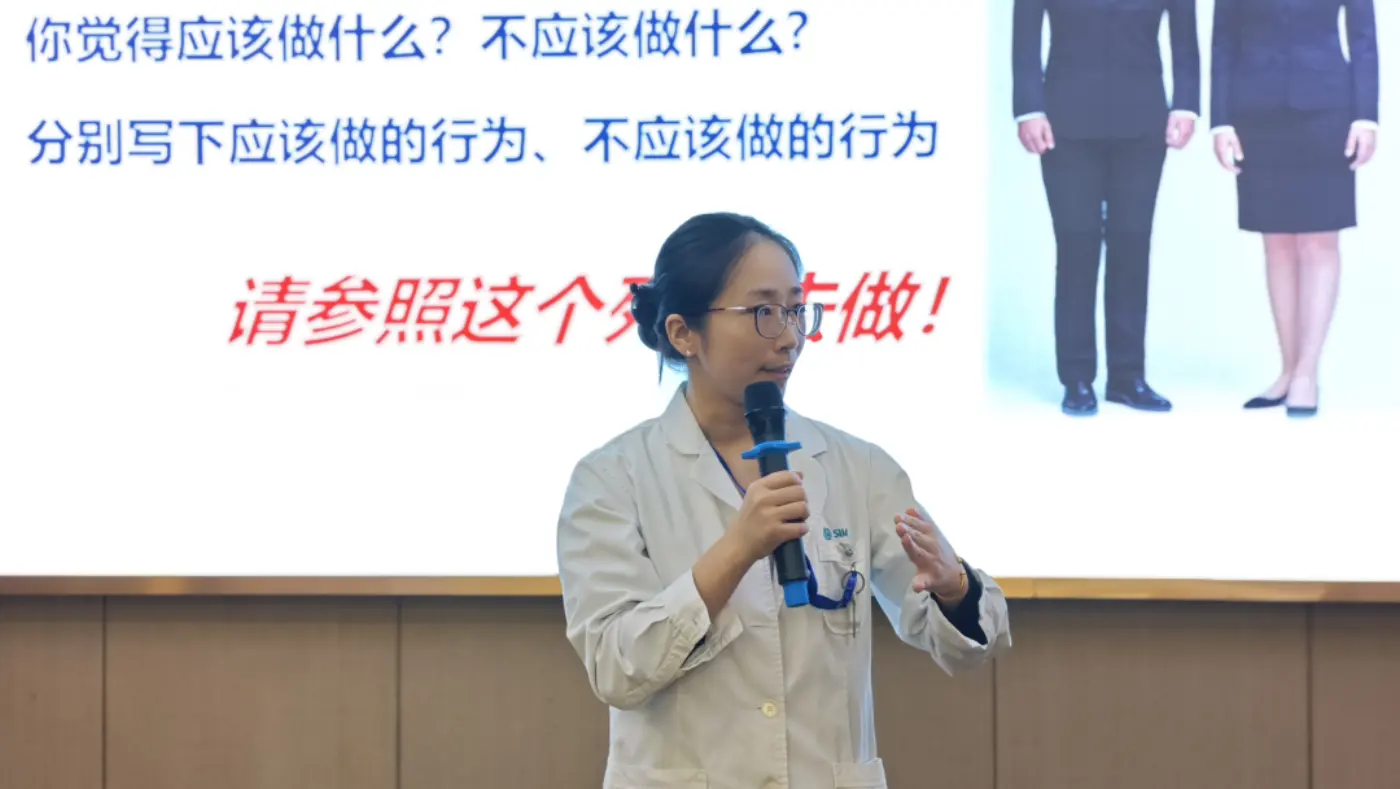 服务礼仪培训现场图5