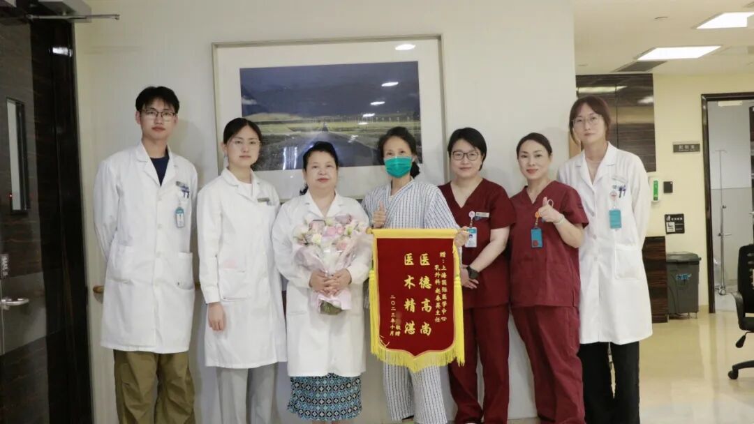 巨大乳腺肿瘤手术故事封面